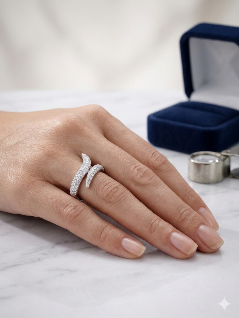 Moissanite 1.5CTW NWT 925 Silver Wrap Band Ring, Size 6